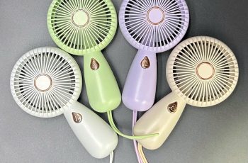 Quạt tích điện mini: Quà tặng nhỏ gọn nhưng đầy ý nghĩa